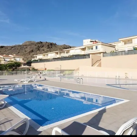 Gigantes,luxury Aircon, Views And Pools Apartamento